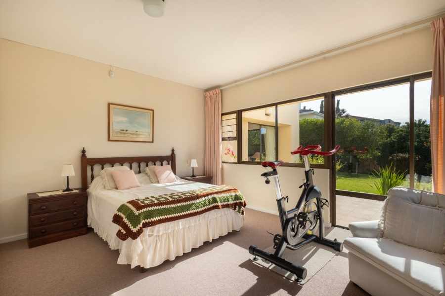 4 Bedroom Property for Sale in Bowtie Western Cape